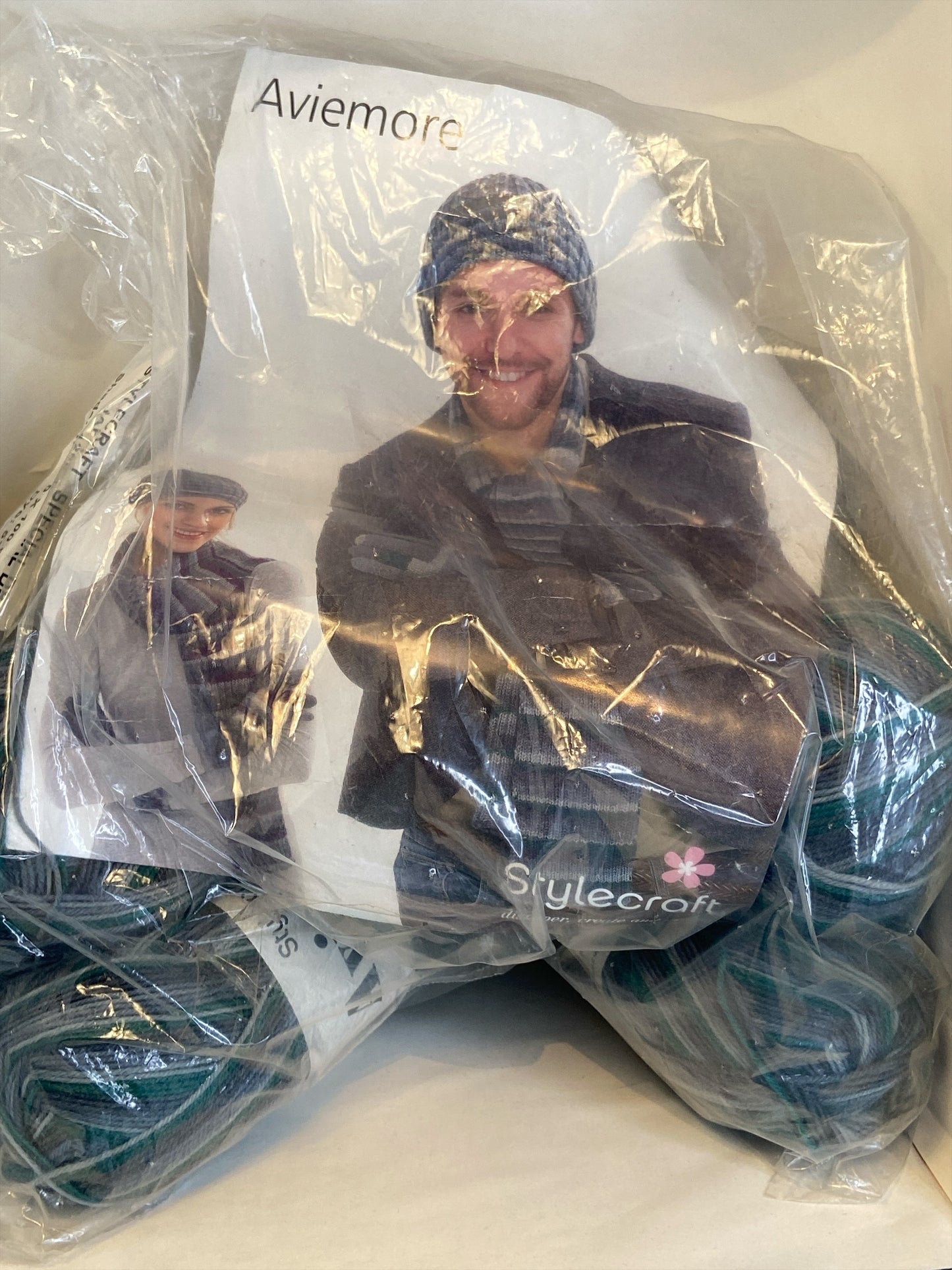 Stylecraft Aviemore Hat, Scarf and Glove Set Pattern and Wool Yarn Knitting Kit