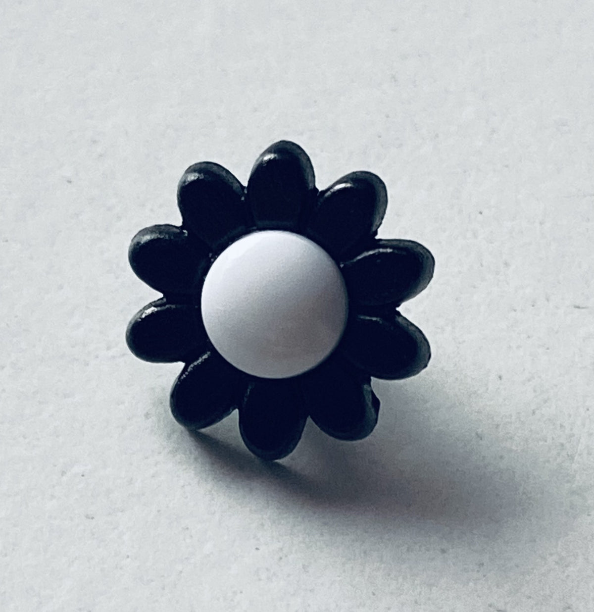 Flower Buttons - Black and White