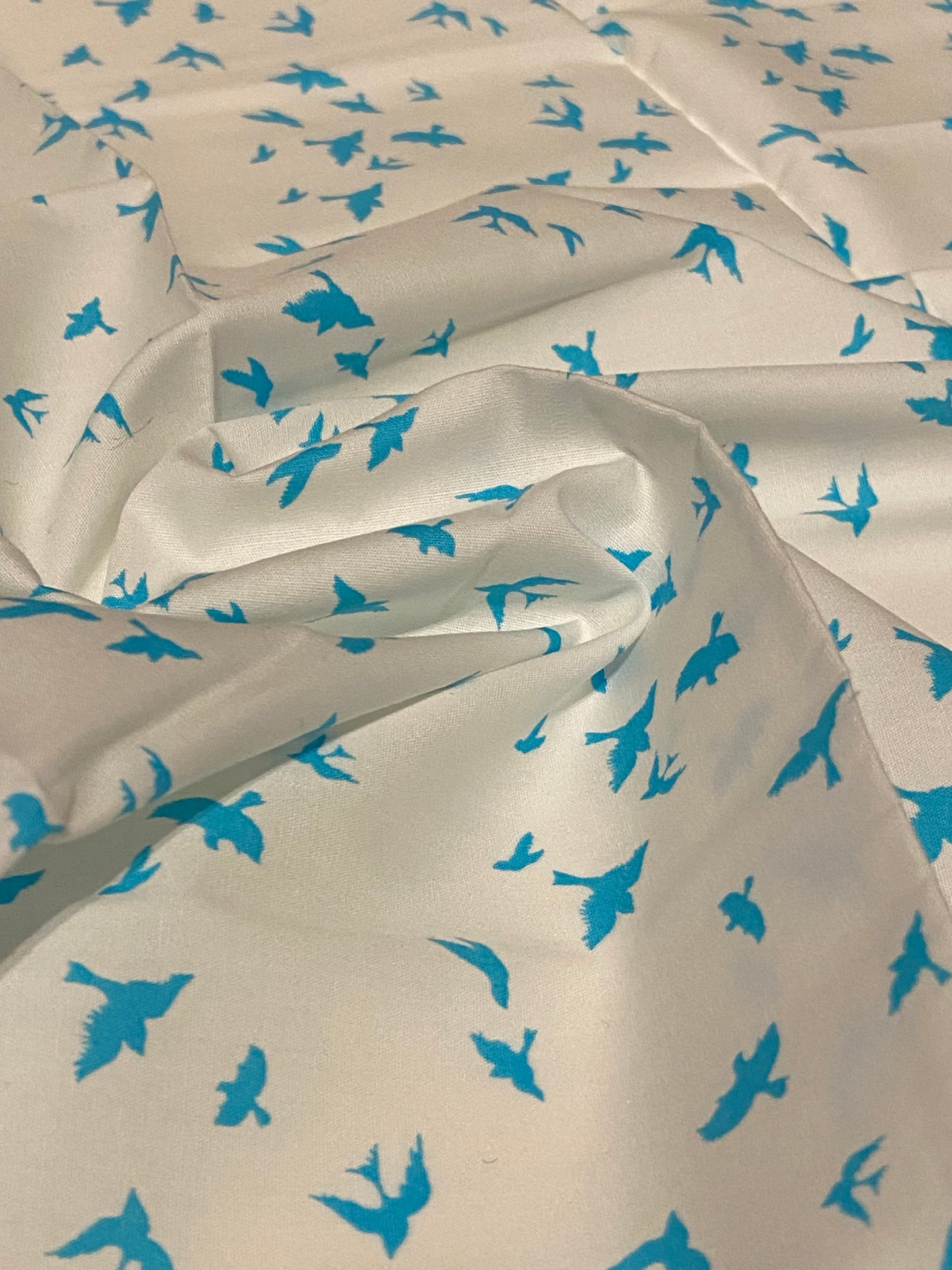 Blue and white Swallow Print Fabric - Fat Quarter