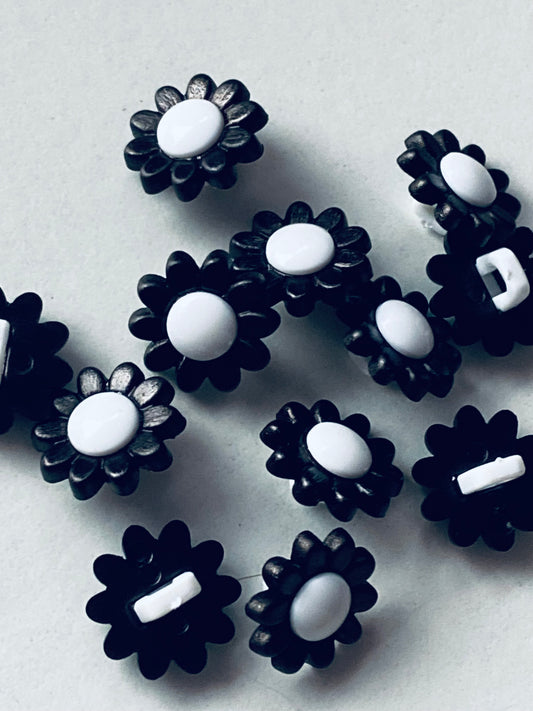 Flower Buttons - Black and White