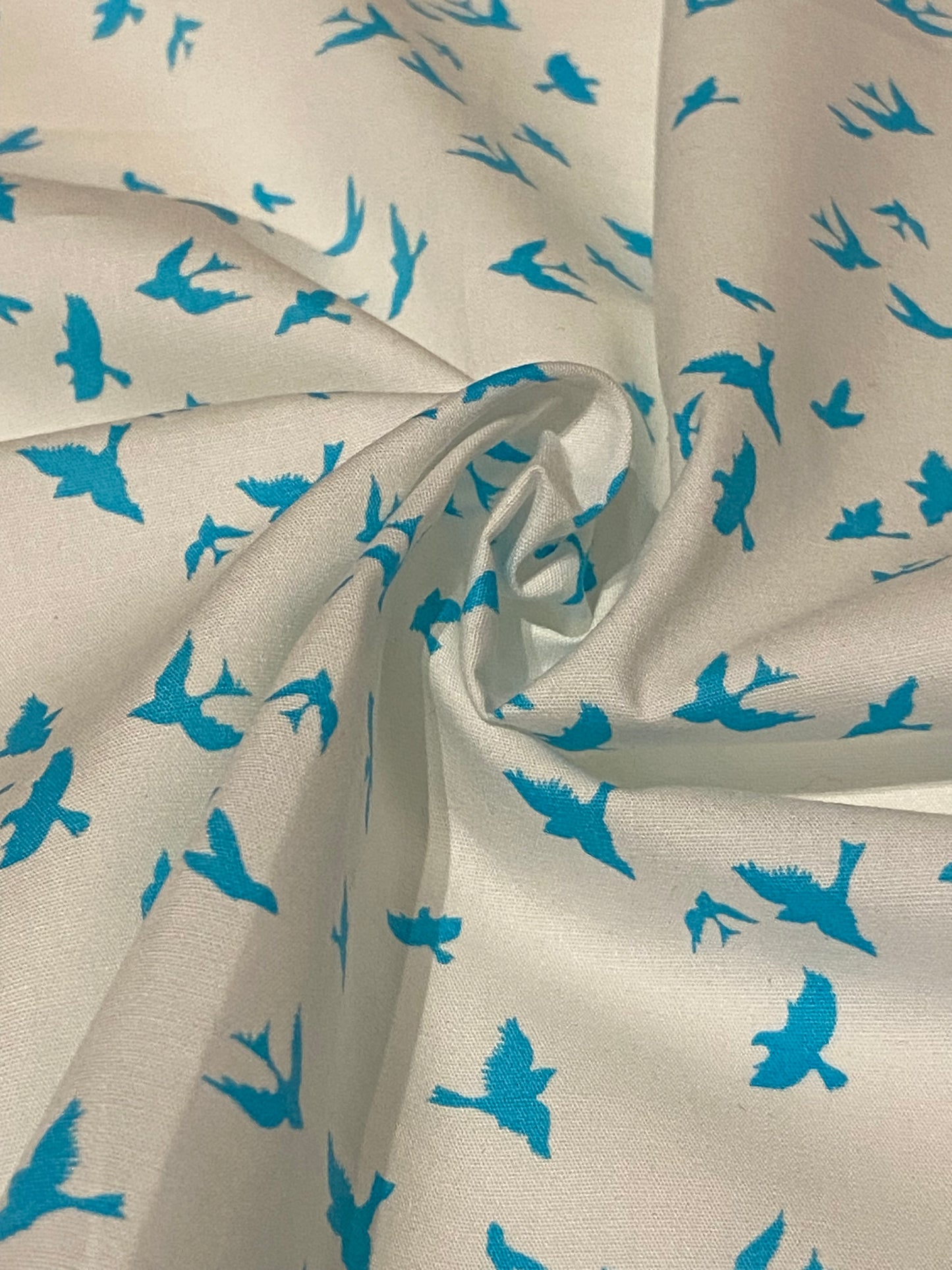 Blue and white Swallow Print Fabric - Fat Quarter