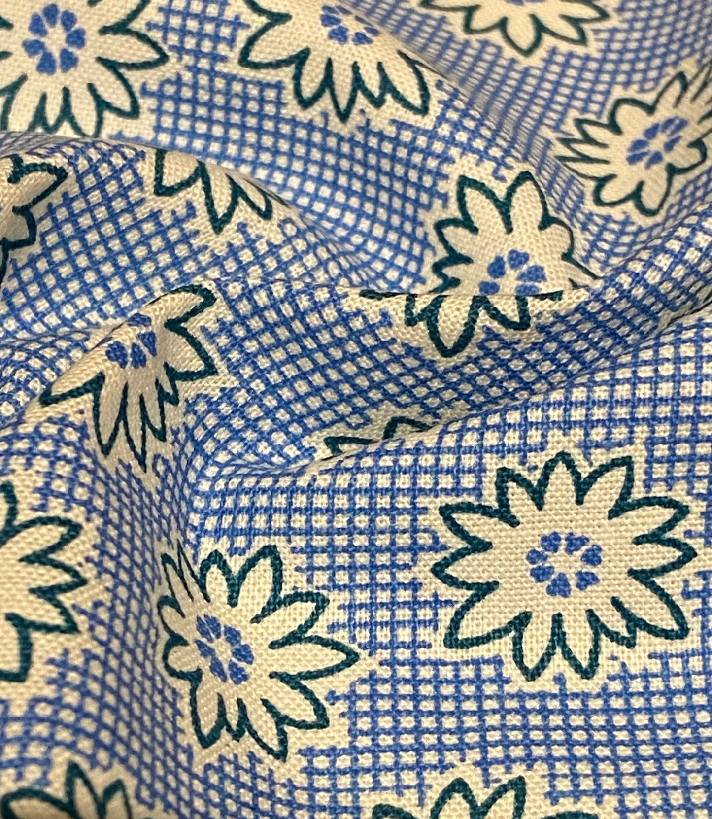 Blue Daisy 1930s 108" Quilt Backs - Fat Quarter