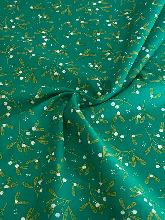Green Mistletoe Pattern Festive Fabric - Fat Quarter