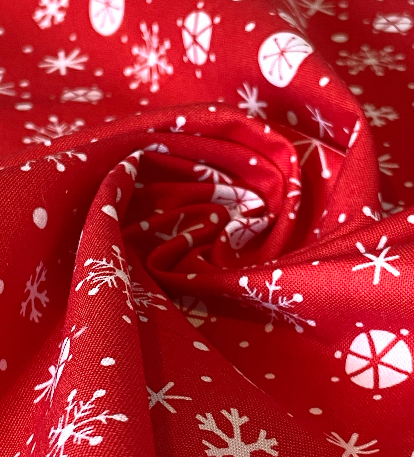 Snowflake Fabric in Red - Fat Quarter