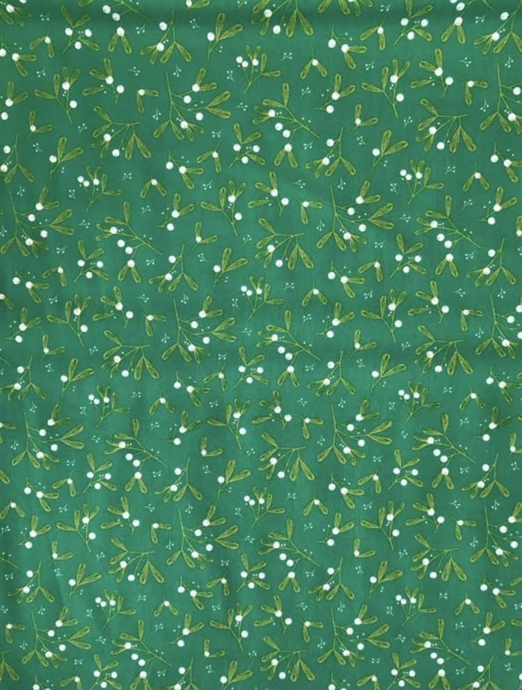Green Mistletoe Pattern Festive Fabric - Fat Quarter